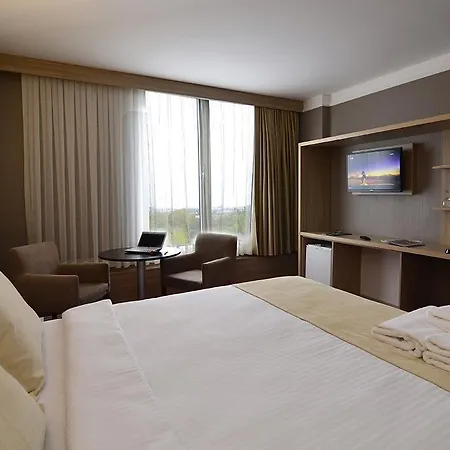 Life Port Istanbul Hotel 4*
